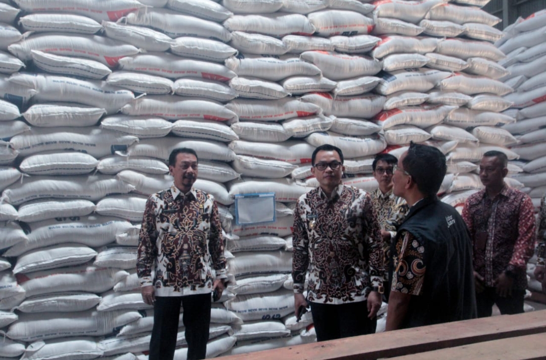 Stok Beras di Kabupaten Cirebon Capai 35 Ton, Pj Bupati: Aman untuk Beberapa Bulan Kedepan