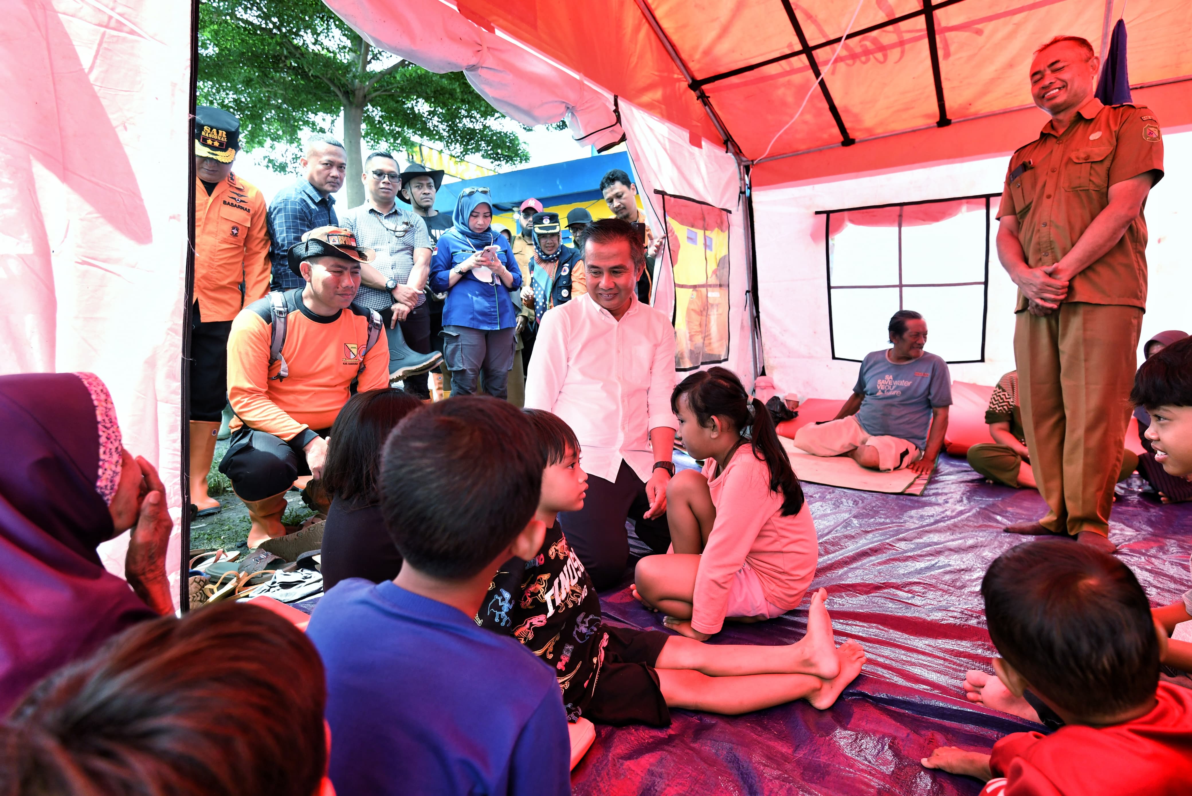 Bantuan Sudah Diturunkan, Bey Machmudin: Banjir Rendam Delapan Kecamatan di Kabupaten Bandung 