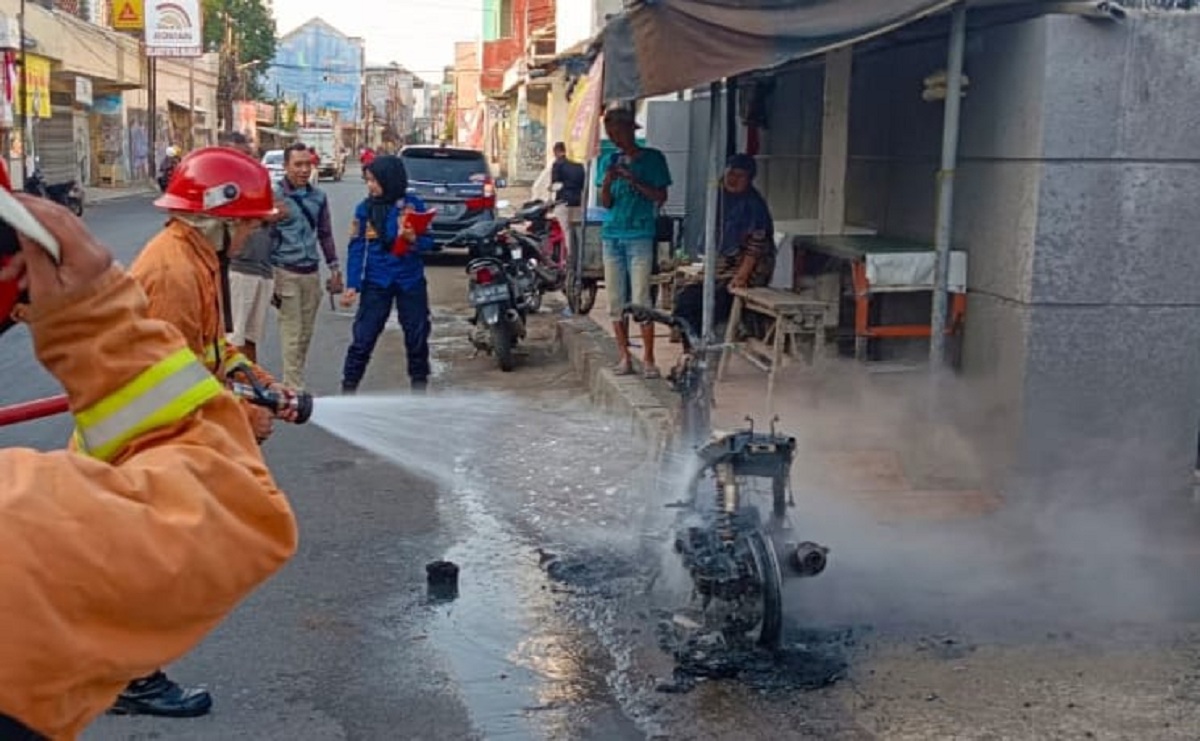 1 Unit Motor Kebakaran di Perujakan Kota Cirebon, Awalnya Mogok Lalu Menyalakan Starter