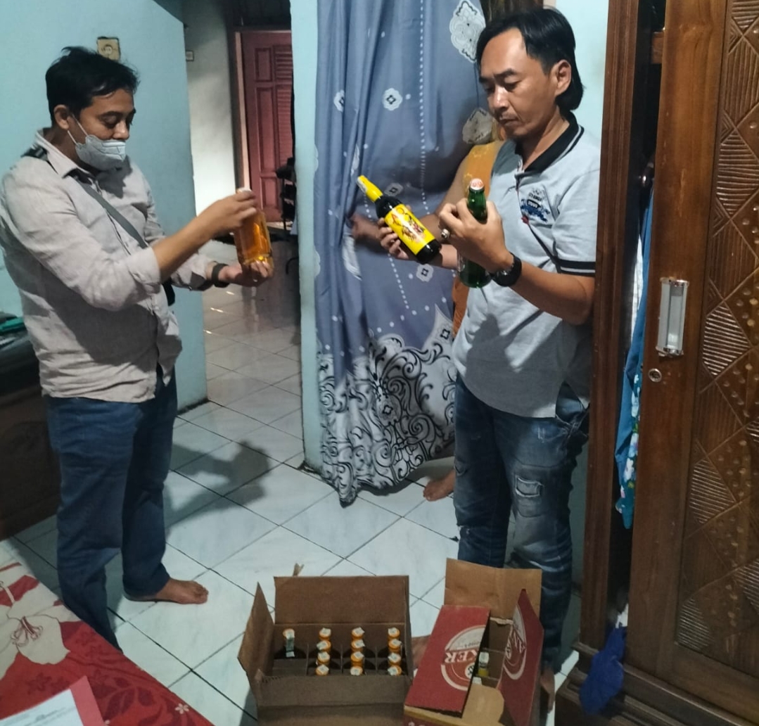 Dapat Curhatan dari Warga Sindangjawa, Polresta Cirebon Langsung Gelar Razia Miras