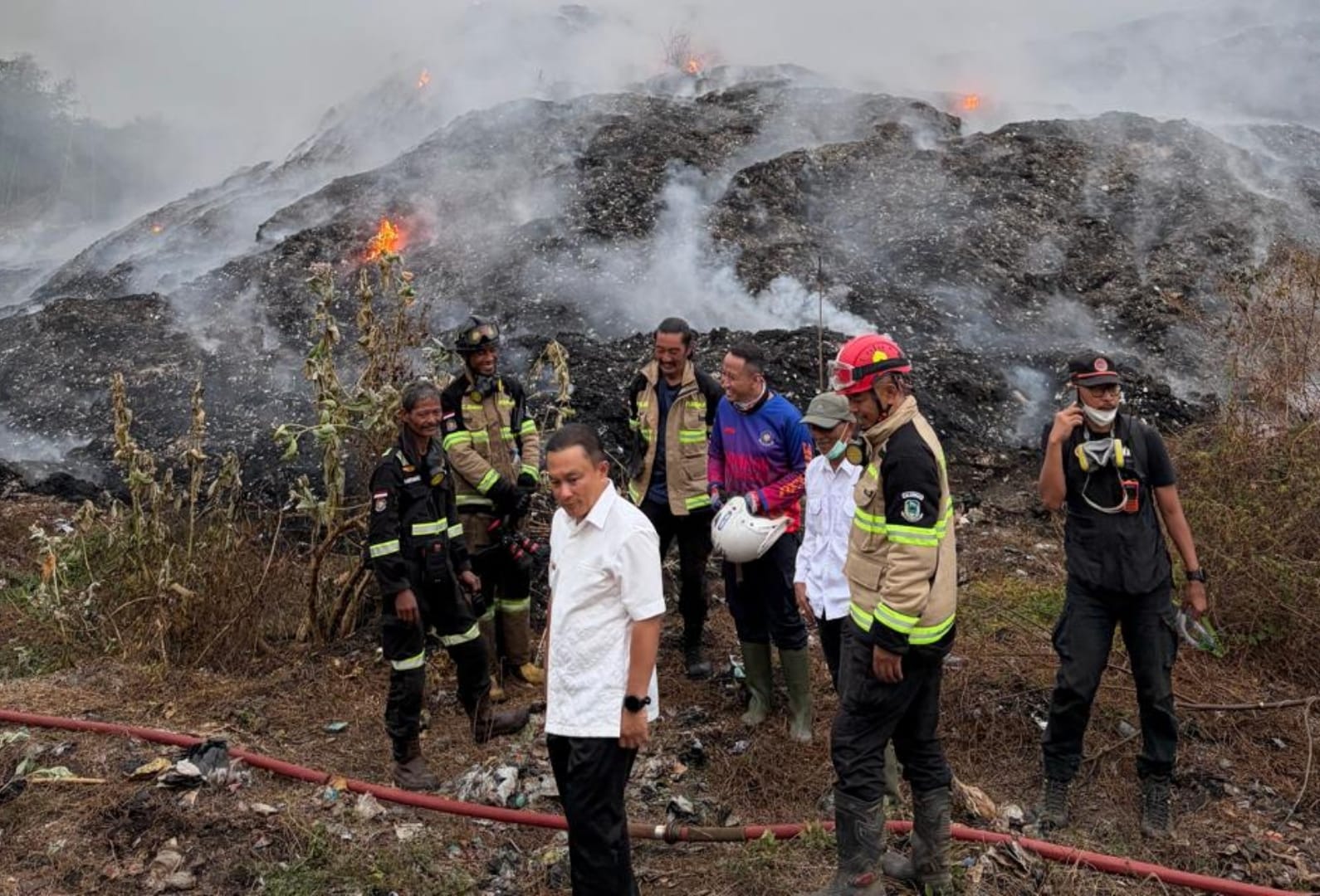 TPSA Ciniru Kuningan Terbakar Hebat, Bupati Turun Langsung dan Siapkan Sekat Bakar