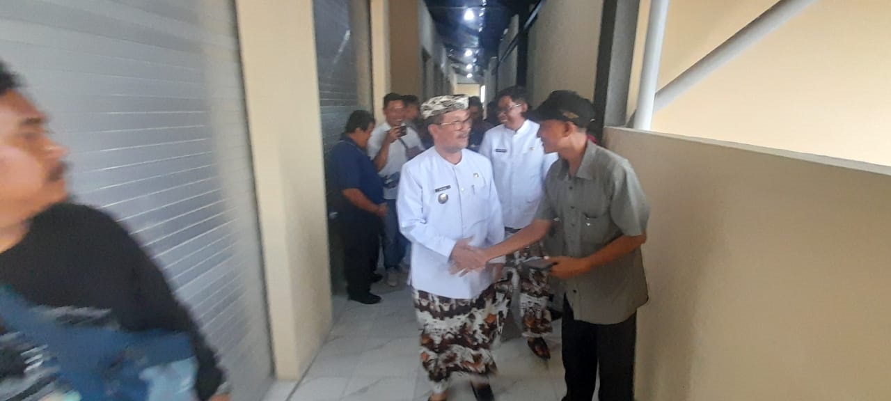 Pasar Minggu Palimanan Diresmikan, Bupati Imron: Pasar Tradisional Harus Maju