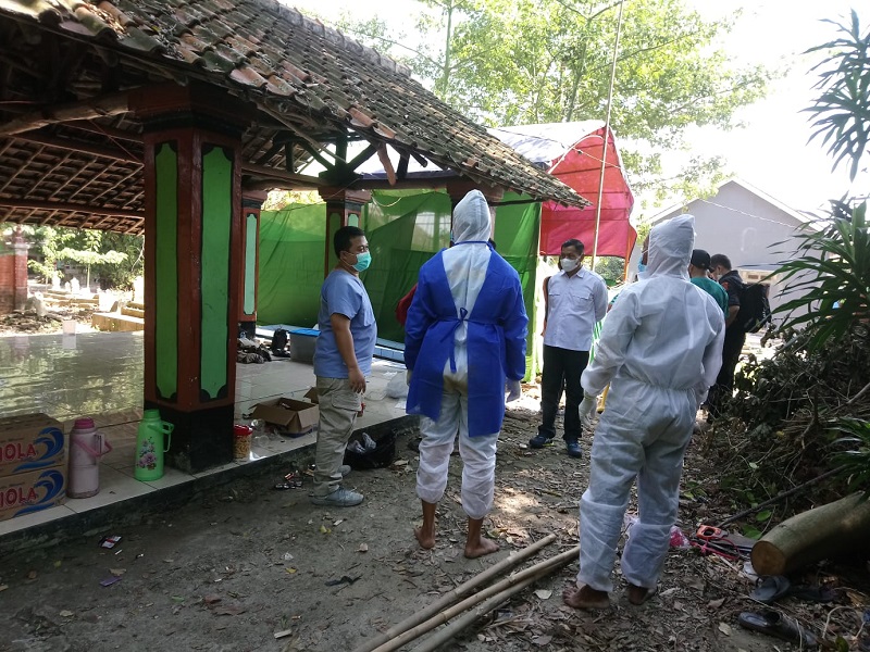 Heboh Tetangga Kesurupan Roh Berujung Pembongkaran Makam di Jamblang Cirebon, Hasil Autopsi Belum Selesai