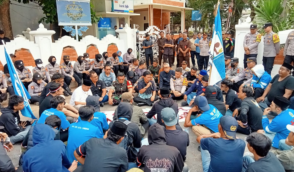 10 Dosa Dispora di Mata KNPI Kota Cirebon, Termasuk Urusan Stadion Bima 