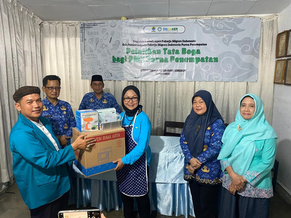 Disnaker Gandeng Baznas Bantu PMI Purna Penempatan