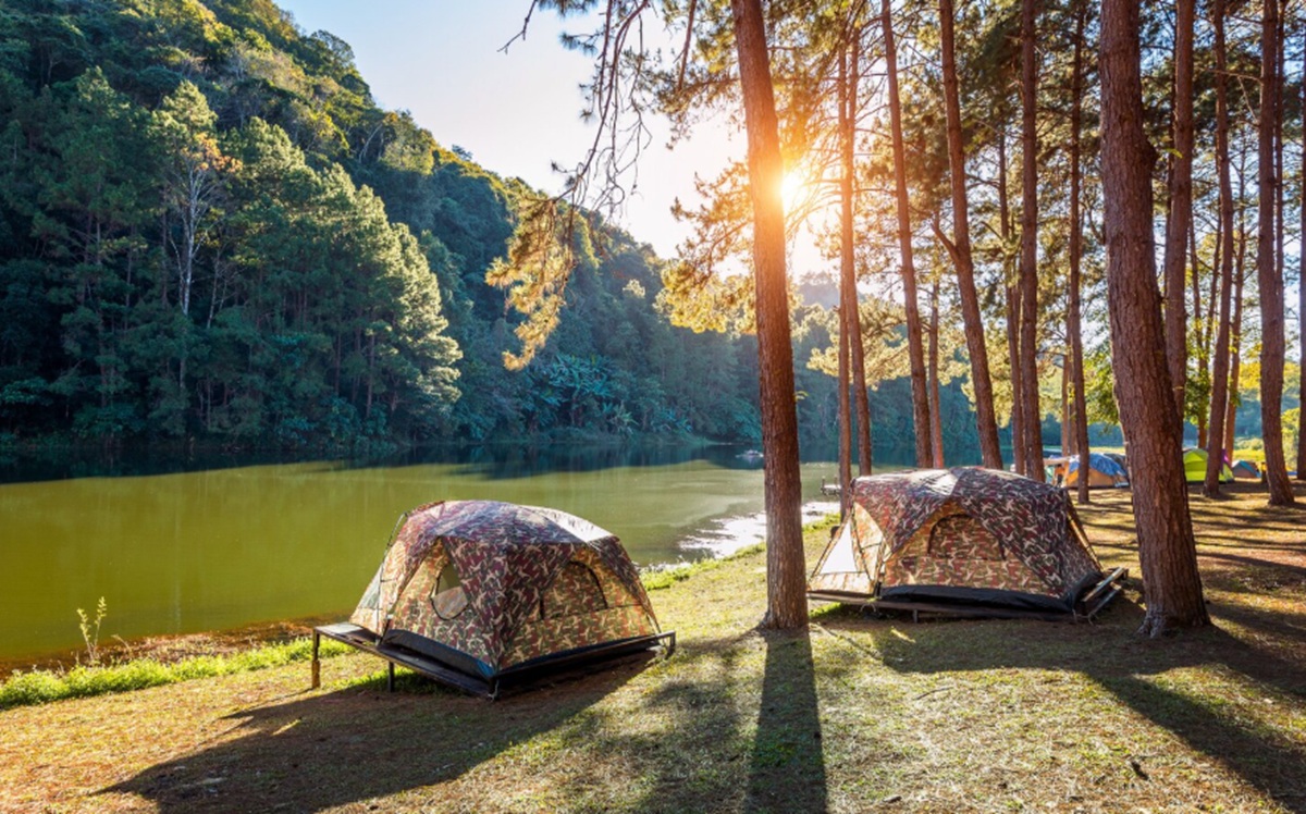 Panduan Lengkap Glamping di Kuningan dan Lokasi Terindah di Kaki Ciremai
