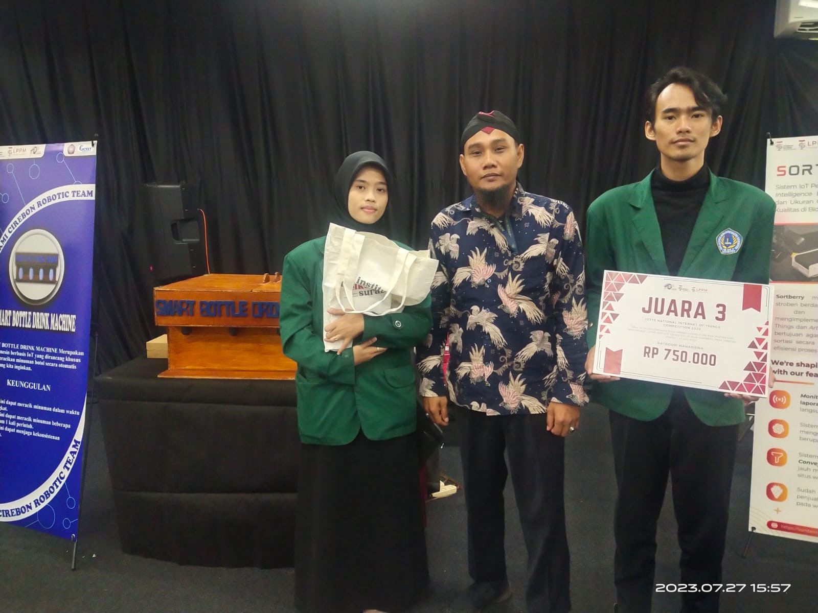 Tim Mahasiswa STMIK IKMI Cirebon Sabet Juara 3 Kompetisi IoT 2023