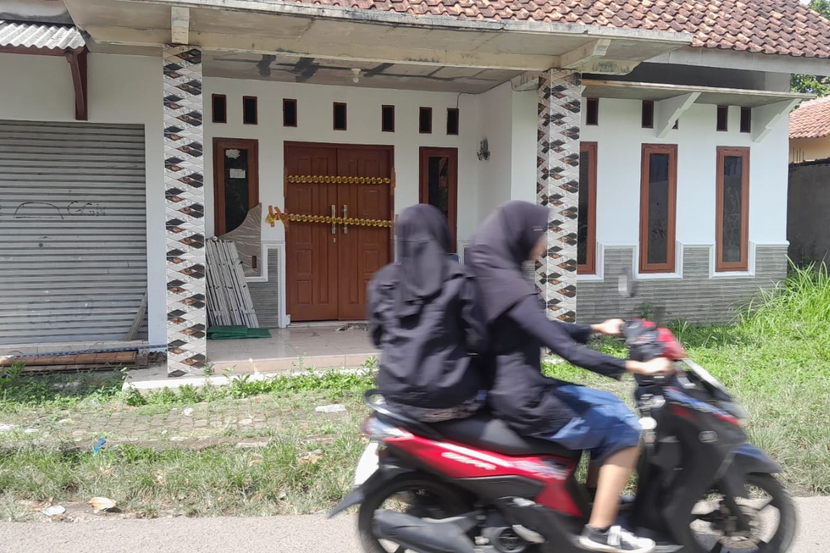 Terungkap! Kontrakan Jadi Pabrik Skincare Ilegal di Cirebon, Produksi Kosmetik Diduga Mengandung Merkuri