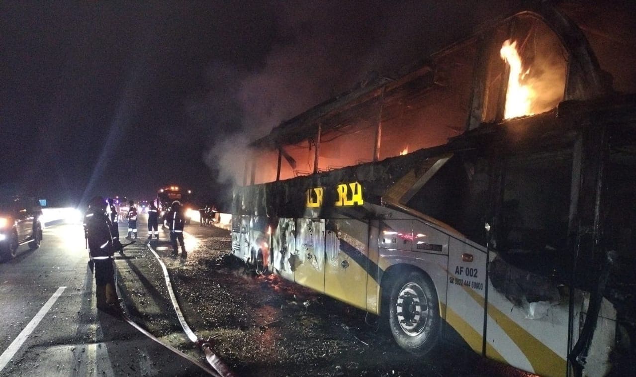 Bus Jurusan Jakarta-Jember Terbakar di Tol Kanci-Pejagan, Begini Kondisi Sopir, Kertet dan Penumpang