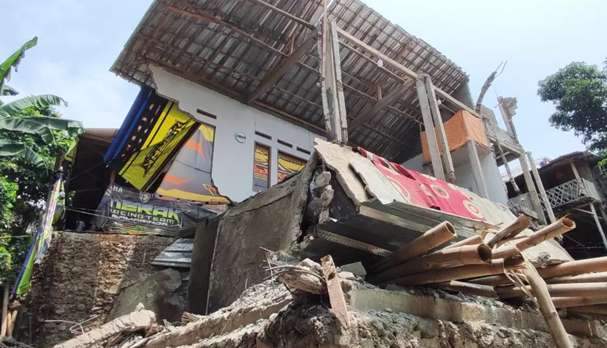 3 Meninggal Dunia dalam Tragedi Bangunan Majelis Taklim Ambruk, 31 Orang Terluka