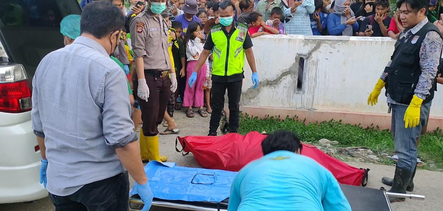 Jagapura Kulon Geger, Jasad Perempuan Tanpa Busana Ditemukan Dalam Kondisi Terlentang di Makam Keramat