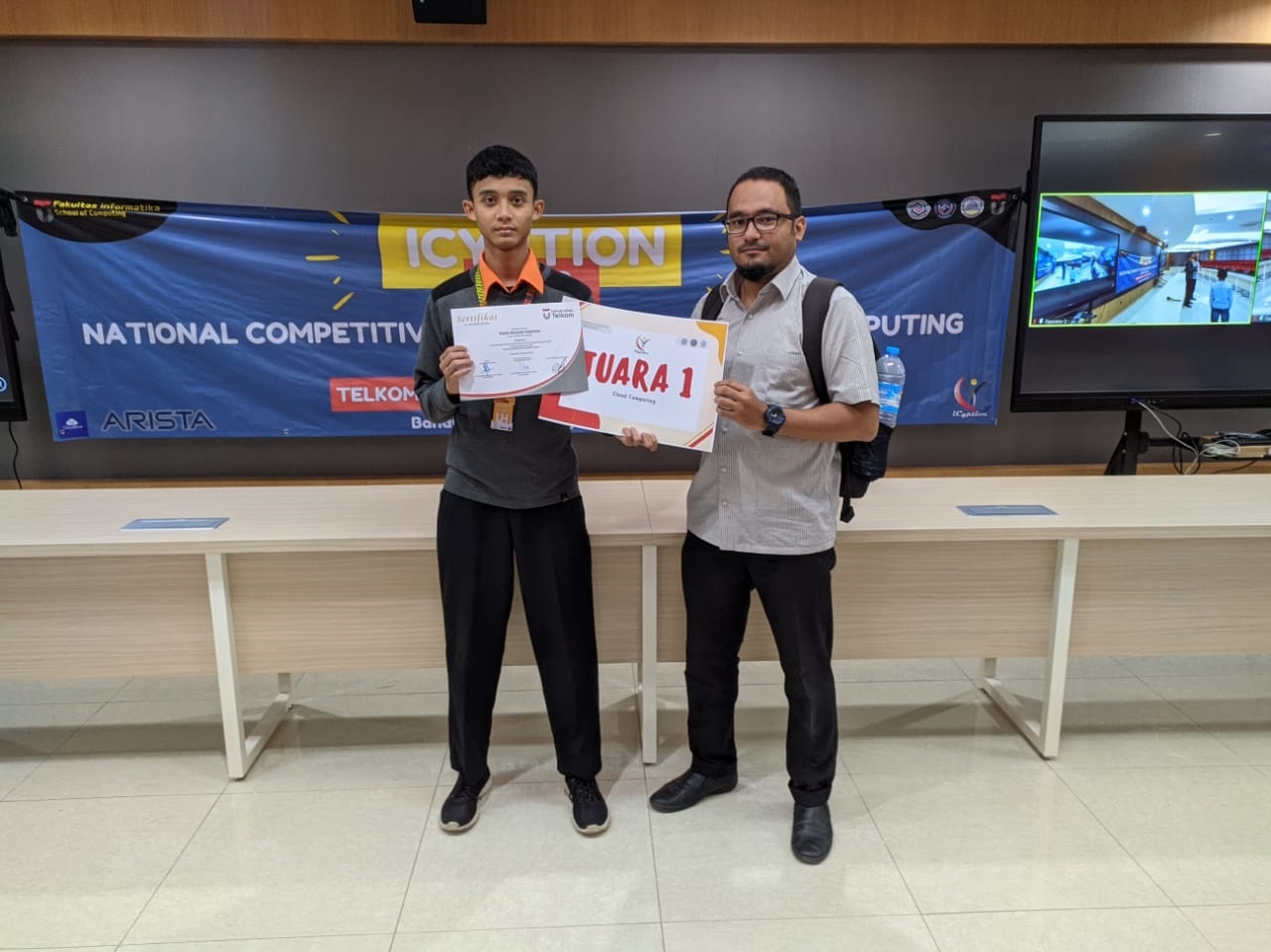Siswa SMK Informatika Al-Irsyad Al-Islamiyyah Juara I Komputasi Awan iCyption Tingkat Nasional 