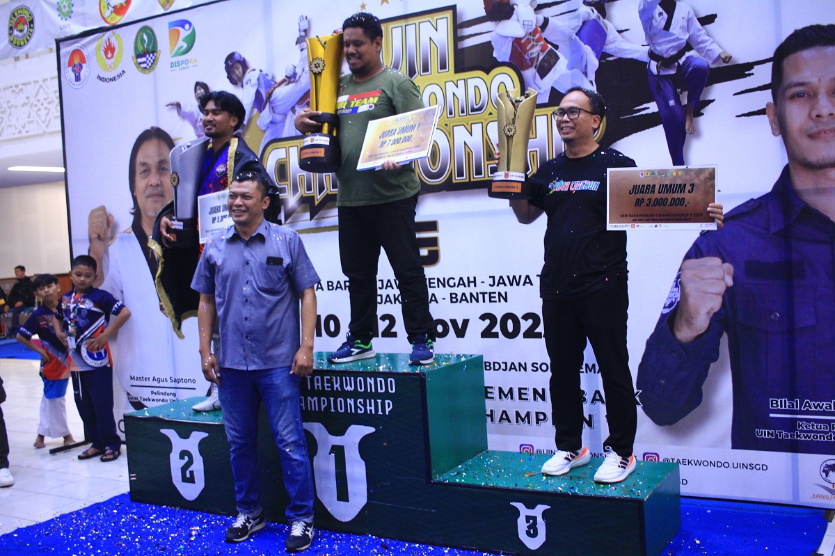 Kirim 104 Atlet, Taekwondo Kota Cirebon Juara Umum 3 di Bandung
