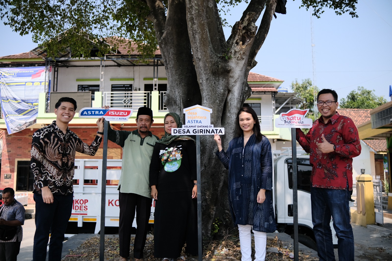 Sinergi Astra Isuzu Perkuat Kemandirian Desa Girinata Lewat Program Lingkungan dan Kesehatan