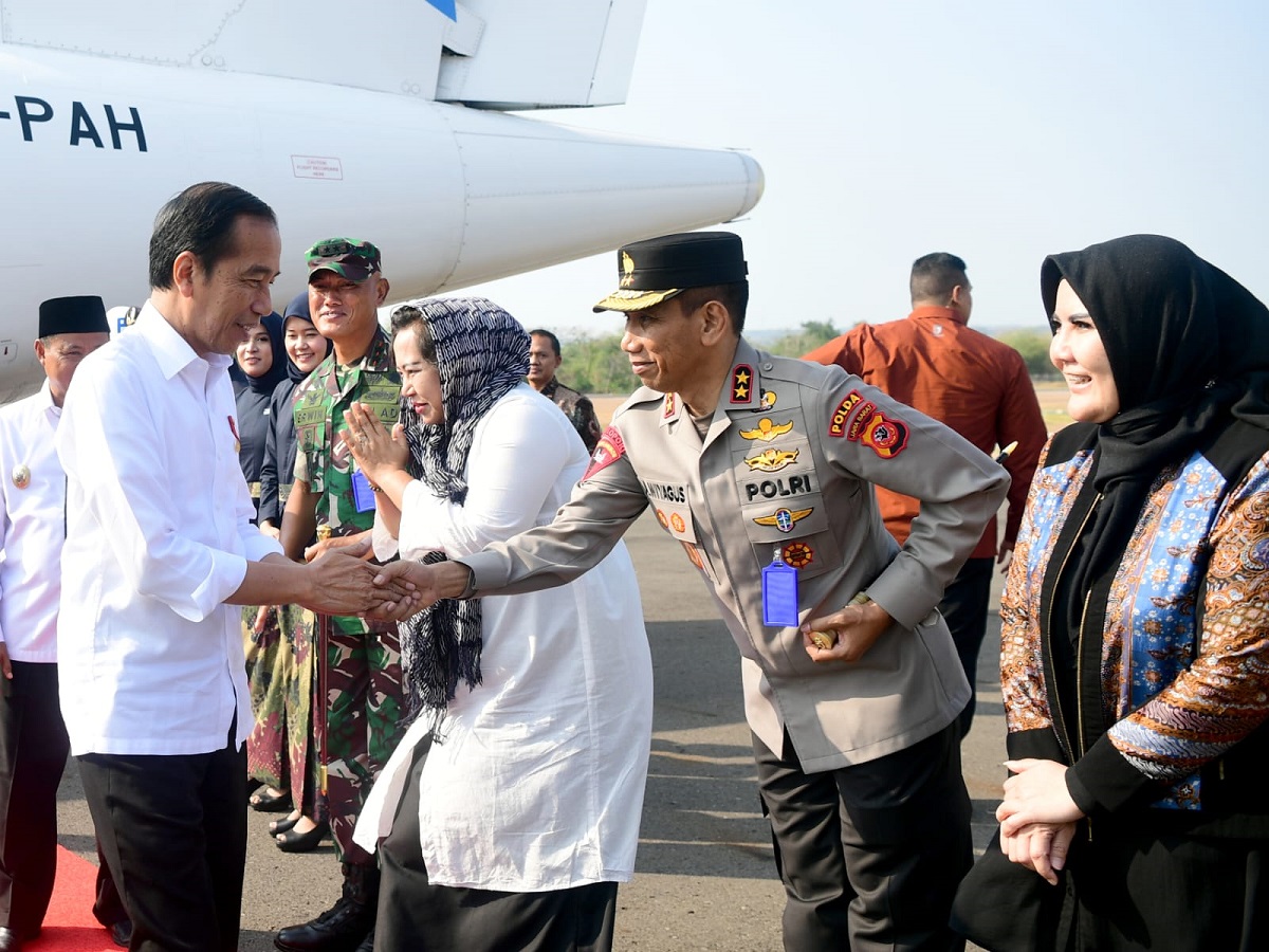 Di Cirebon Jokowi Kasih Kode Soal Politik 2024: Ojo Kesusu, Masih Wira-wiri, Ngalor Ngidul