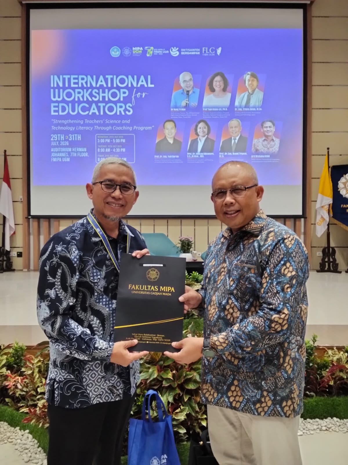 Perkuat Mutu Pendidikan dan Riset, SMA Islam Al Azhar 5 Cirebon Teken MoU dengan FMIPA UGM