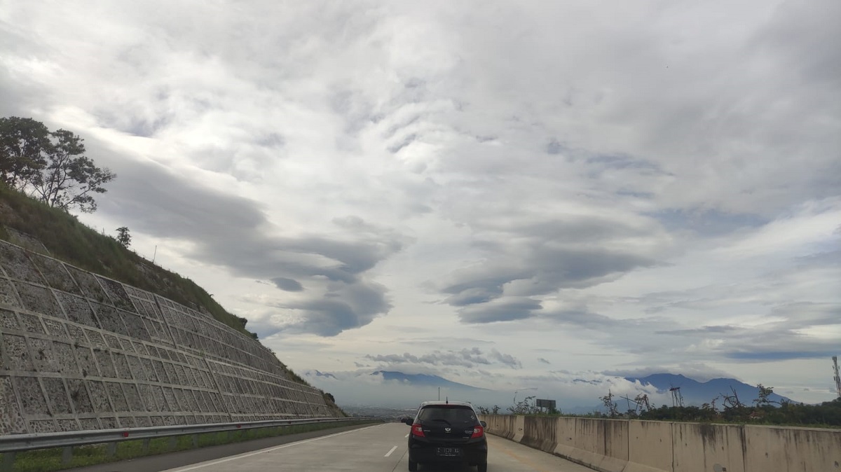 ALHAMDULILLAH, Tol Cisumdawu Beroperasi Penuh Bulan Depan, Cirebon Ke ...