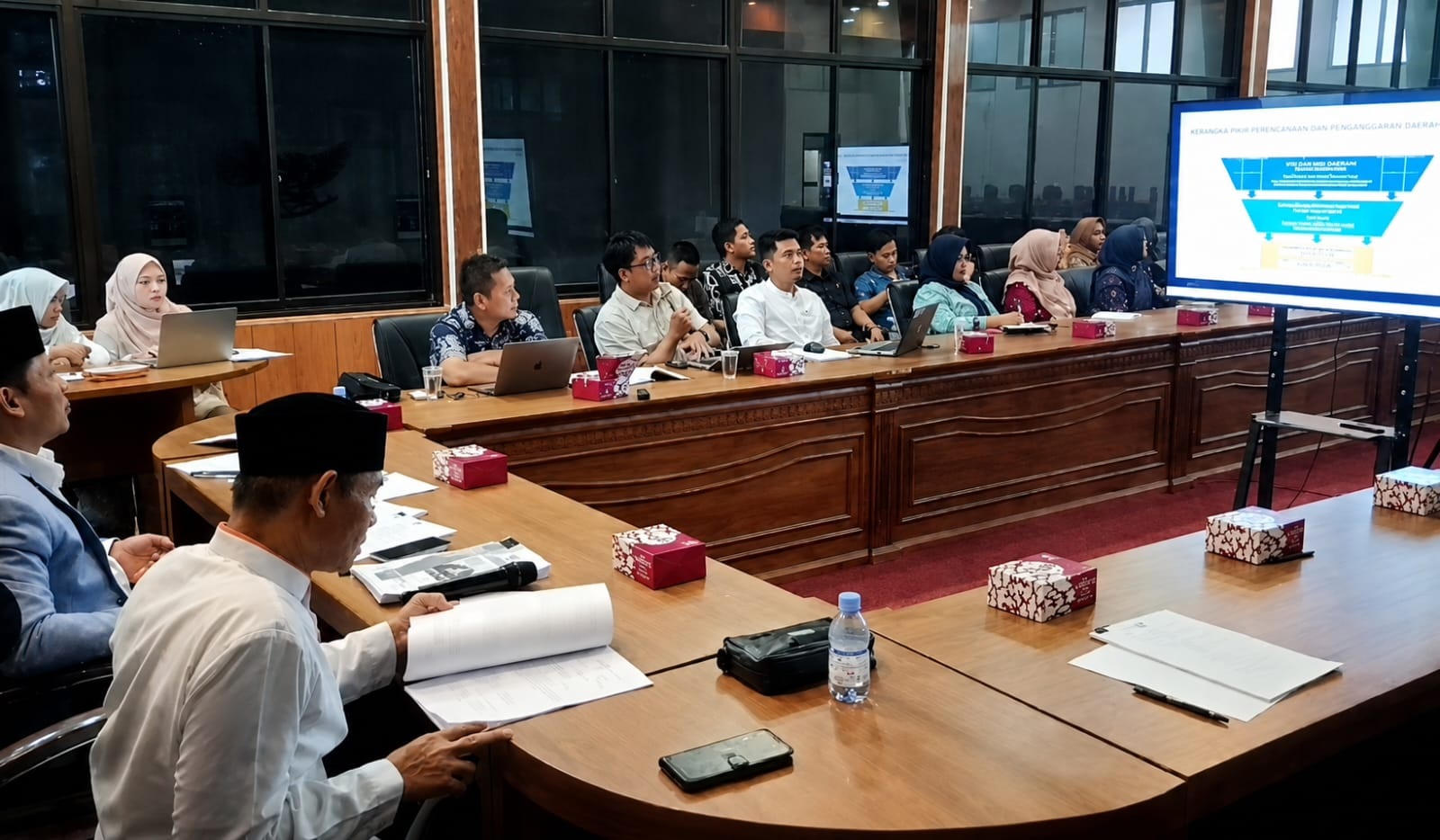 DPRD Kabupaten Cirebon Bahas Raperda Insentif Investasi untuk Perkuat Daya Tarik Daerah