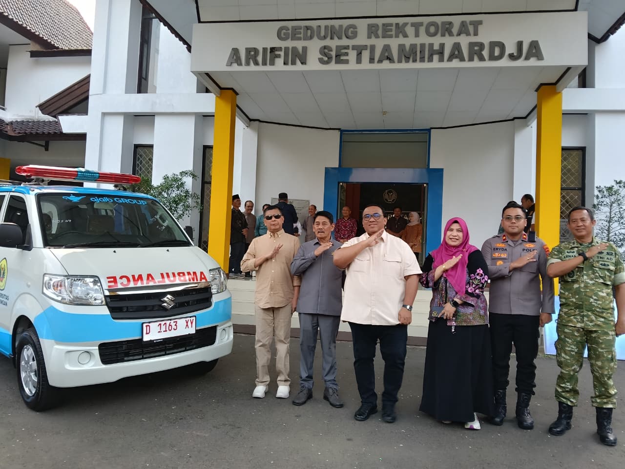 Andi Gani Nena Wea Bantu Ambulans untuk UNIKU, Buka Peluang Kerja dan Studi ke Jepang