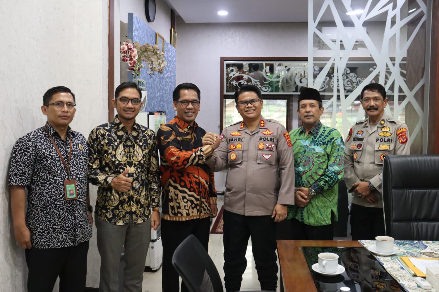 PA Cirebon Berkolaborasi dengan Polres Ciko Guna Ciptakan Keamanan dan Kenyamanan Saat Proses Persidangan