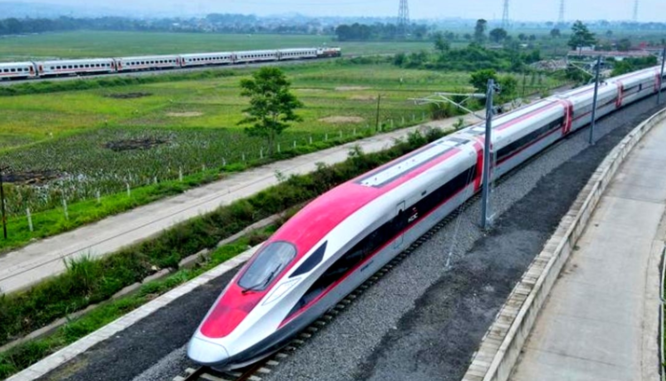 Naik Kereta Cepat Jakarta - Bandung 45 Menit Saja, Kecepatan 350 Km Per Jam Nggak Kerasa
