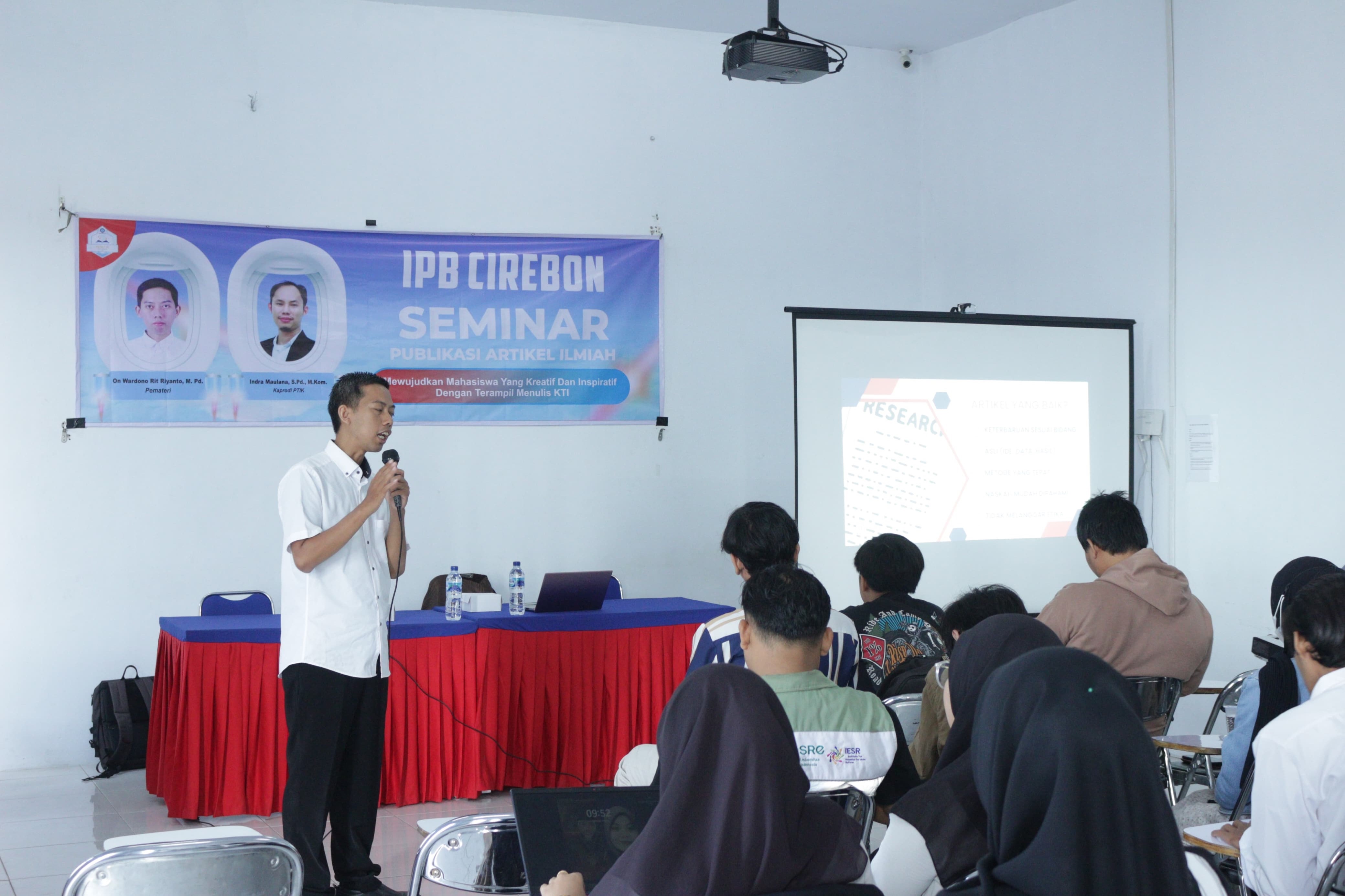 Himatik IPB Cirebon Gelar Seminar Penulisan dan Publikasi Artikel Ilmiah di Jurnal Bereputasi