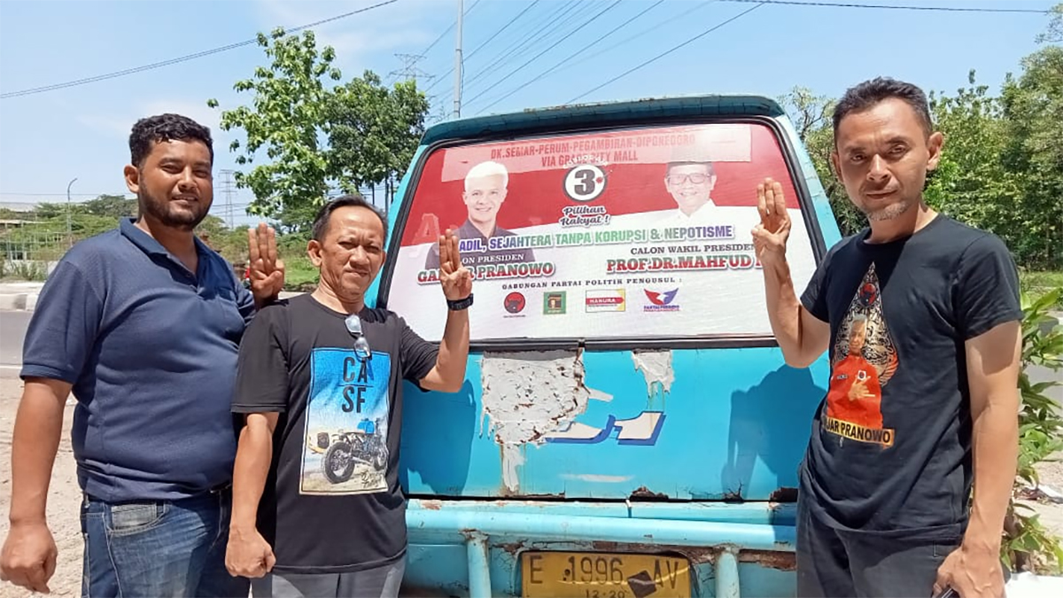 Target 1.000, Sekarang Baru 331 Angkot di Kota Cirebon Dibranding Stiker Ganjar-Mahfud