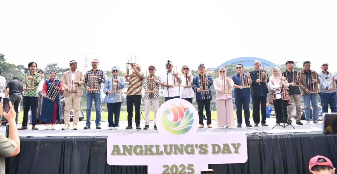 Angklung’s Day 2025! Wagub Jabar Ajak Hidupkan Budaya Sunda
