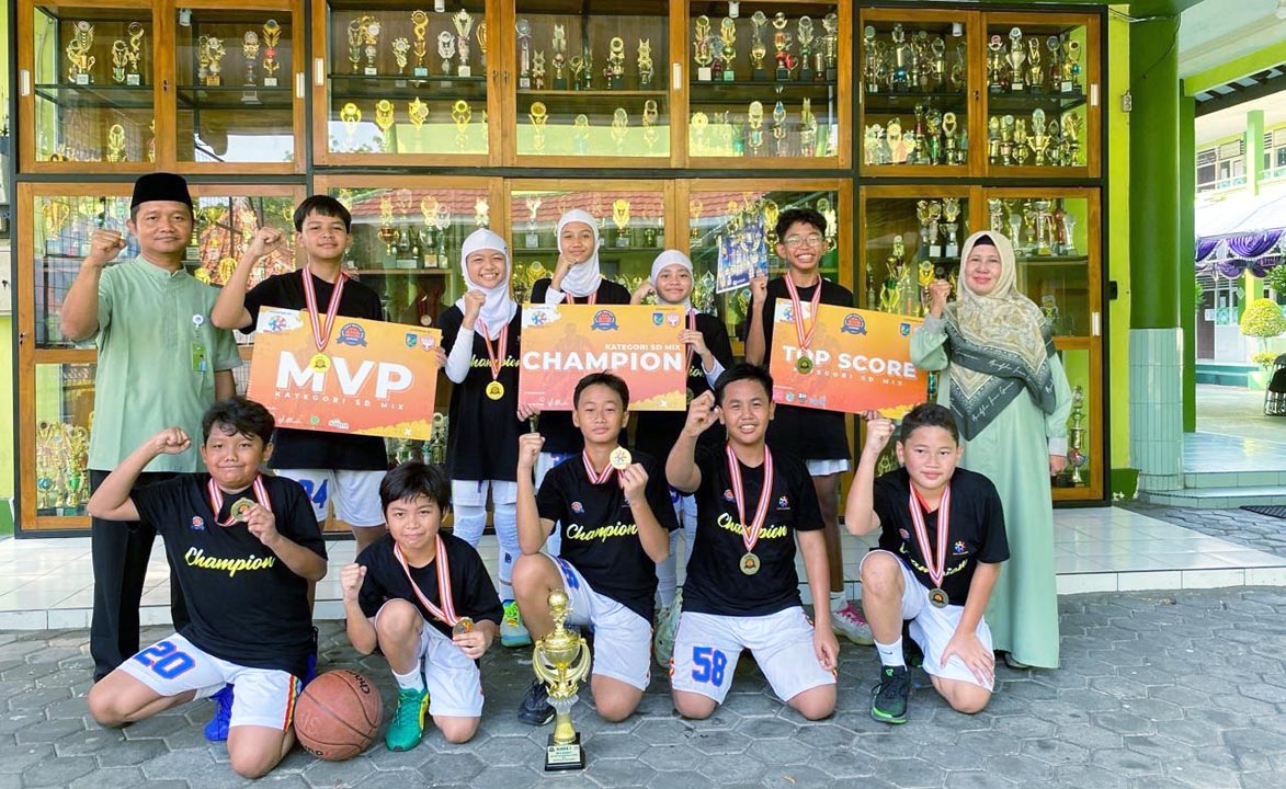 SD Islam Al Azhar Juara 1 Basket se-Jabar