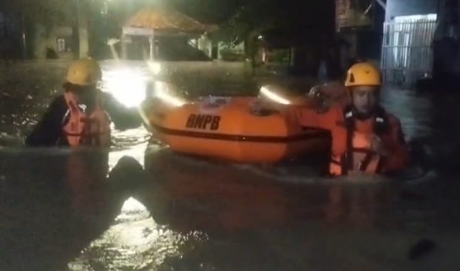 Banjir Meluas di Kota Cirebon, Kalijaga Terendam Hingga 80 cm dan BPBD Terus Lakukan Penanganan