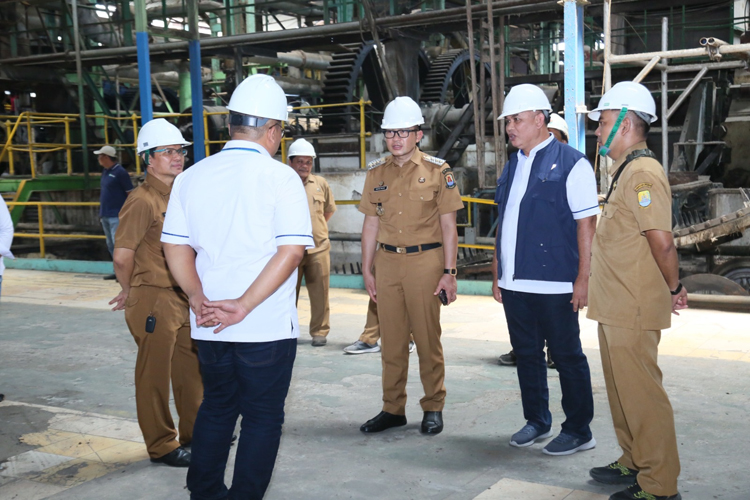 Pemkab Cirebon Jalin Kerja Sama dengan Pabrik Gula