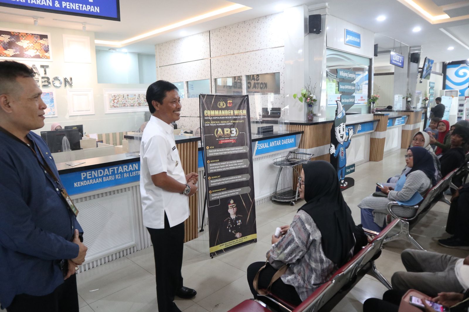 Antusiasme Bayar Pajak Kendaraan Tinggi, Walikota Cirebon: Alhamdulillah, Bukti Kesadaran Warga Tinggi