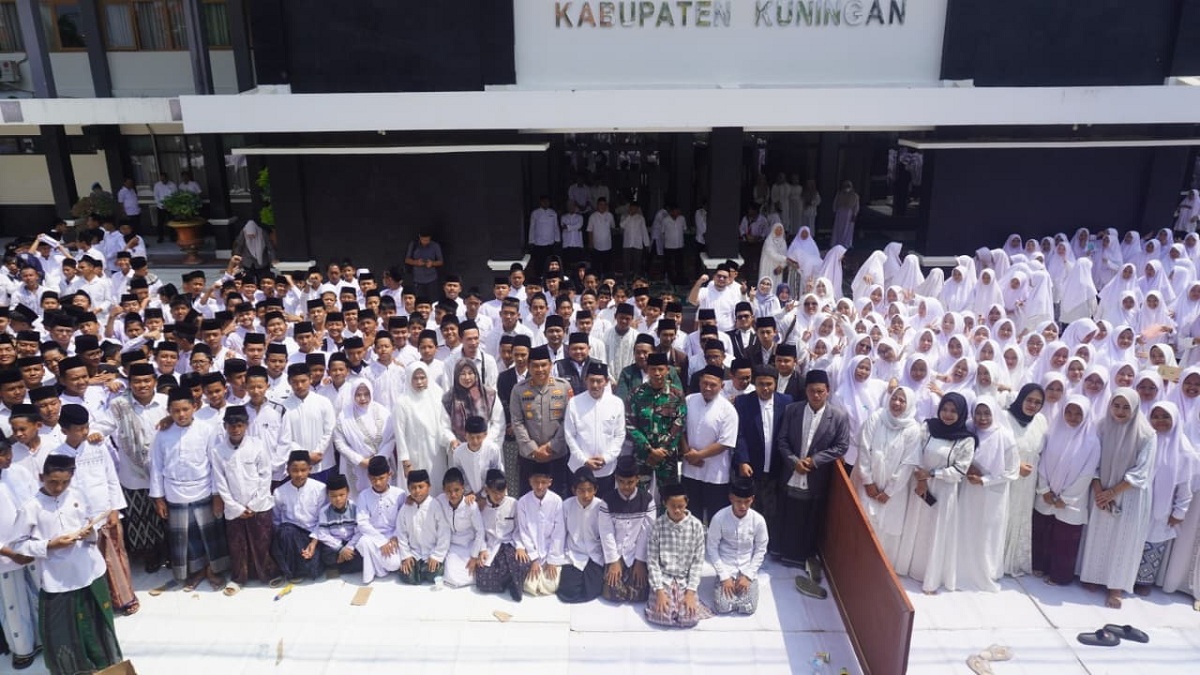 Ribuan Santri Datangi Kantor DPRD Kuningan, Simak Nih Aspirasi yang Disampaikan