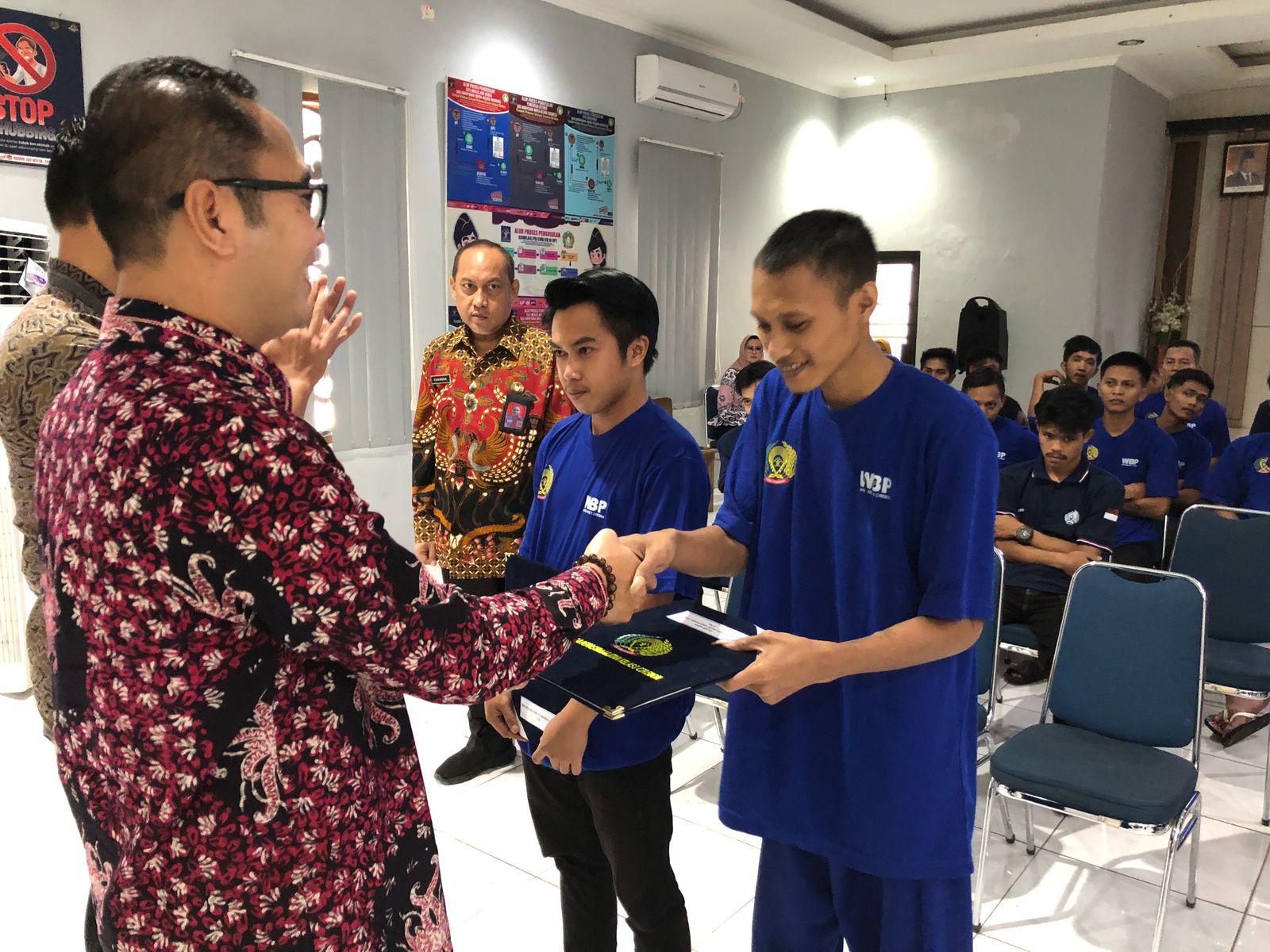 Momen Idul Fitri, 779 Narapidana di Lapas Kesambi Dapat Remisi Khusus Hari Raya dari Pemerintah