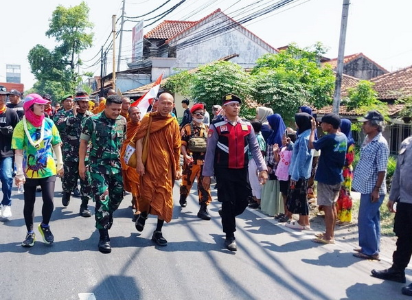 Akhirnya, Para Biksu Thudong Sampai di Komplek Borobudur Jawa Tengah