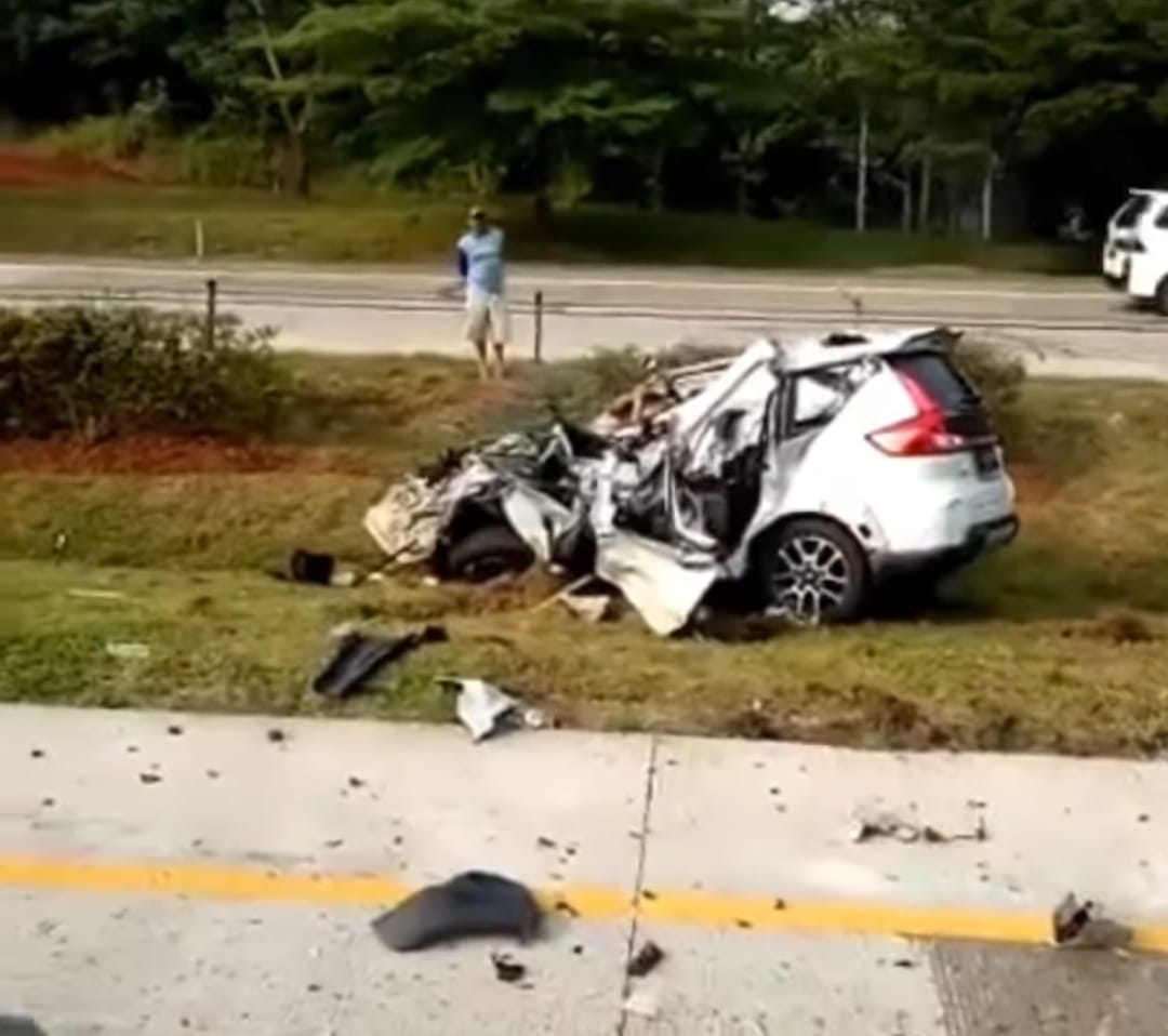 BREAKING NEWS: Kecelakaan di Tol Cipali Hari Ini Km 91 Arah Cirebon, 1 Orang Tewas, Mobil Ringsek Parah