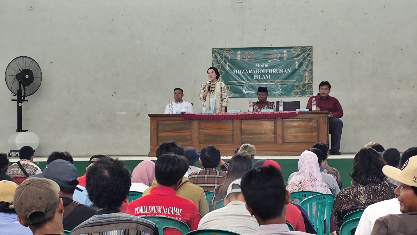 Selly Gantina Soroti Ketidaksesuaian Biaya Nikah di Desa