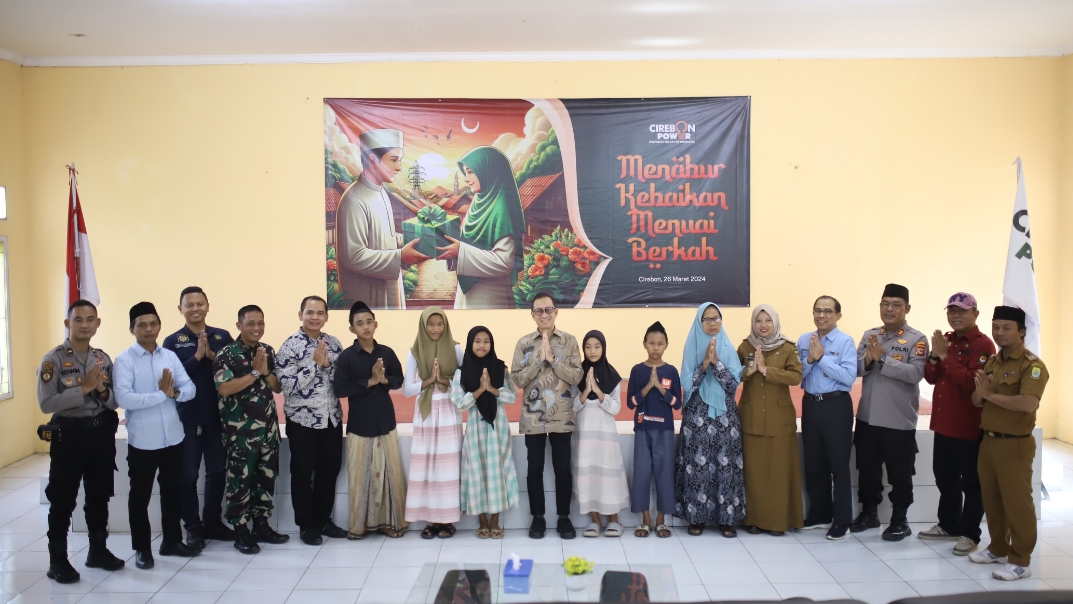 Berbagi Kebahagiaan, Cirebon Power Bagikan Ribuan Bingkisan Idul Fitri untuk Warga 