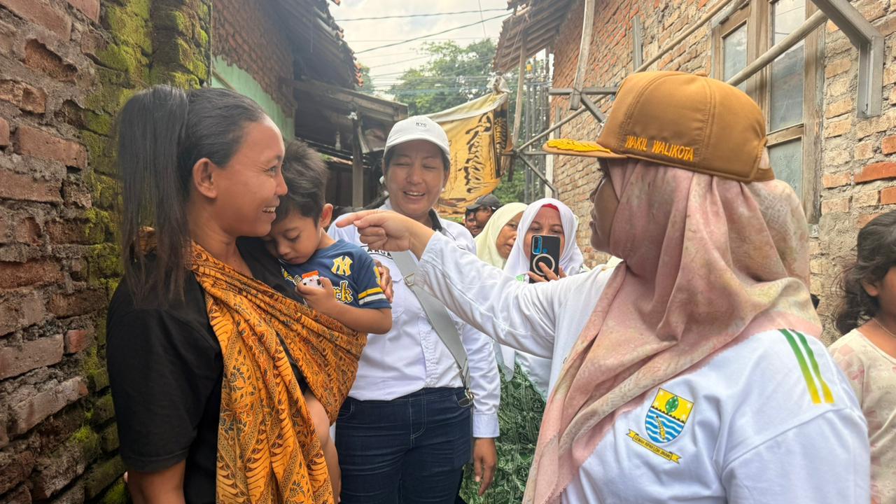 Wakil Walikota Sambangi Warga Terdampak Banjir Kalijaga 