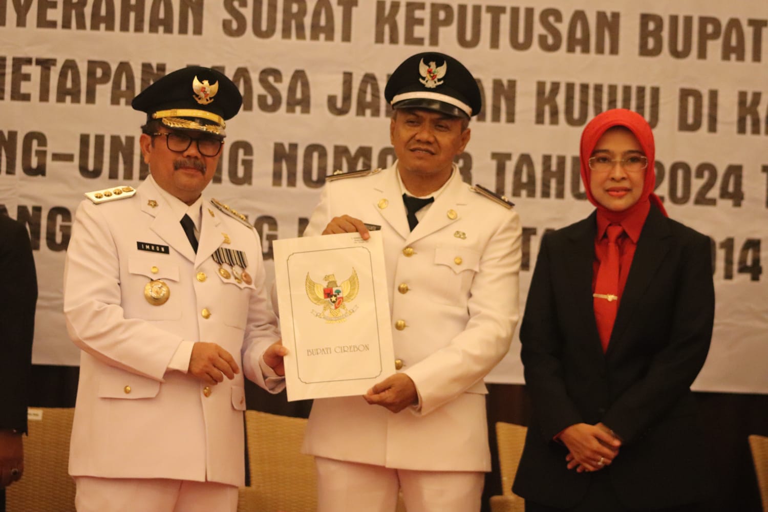 Resmi, 406 Kuwu di Kabupaten Cirebon Dapat SK Perpanjang Masa Jabatan