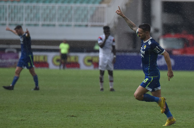 Persib vs Arema Skor Akhir 1-0, Marc Klok Cetak Gol Indah 