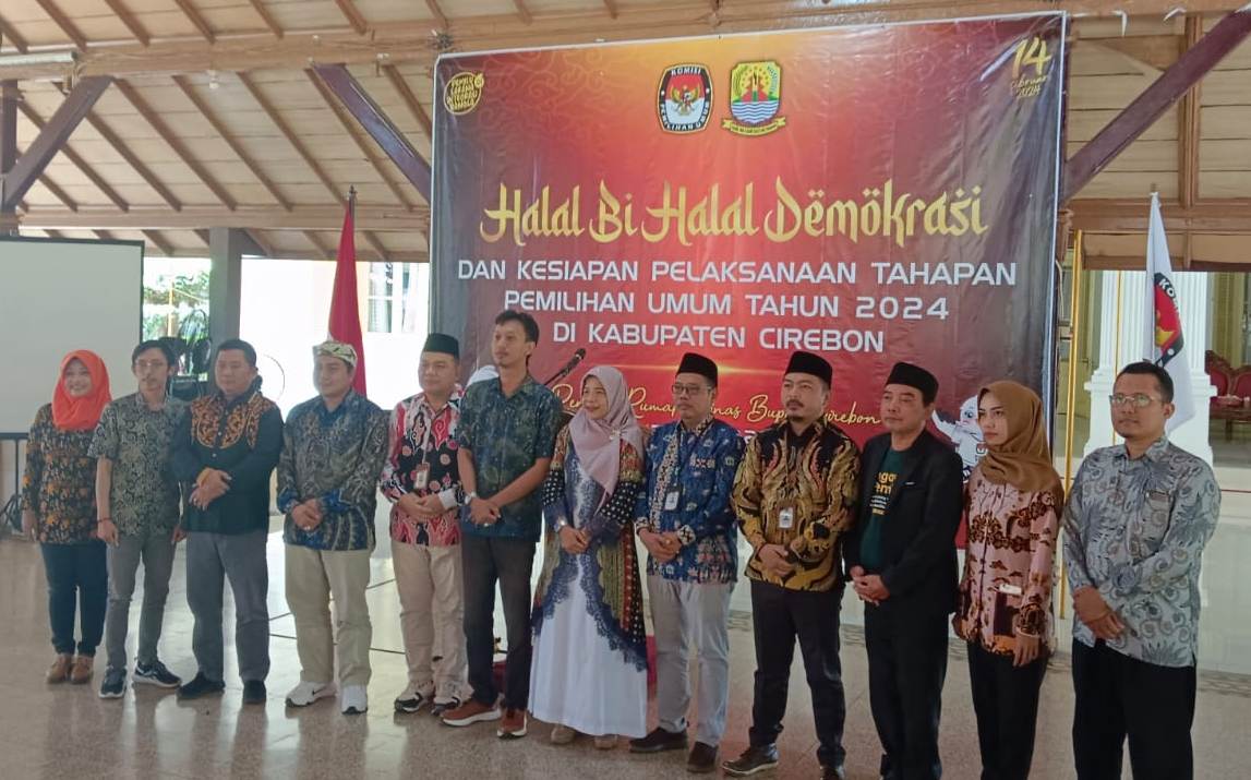 Terbaik Lakukan Verifikasi Faktual, PPK Talun Dapat 2 Penghargaan dari KPU Kabupaten Cirebon