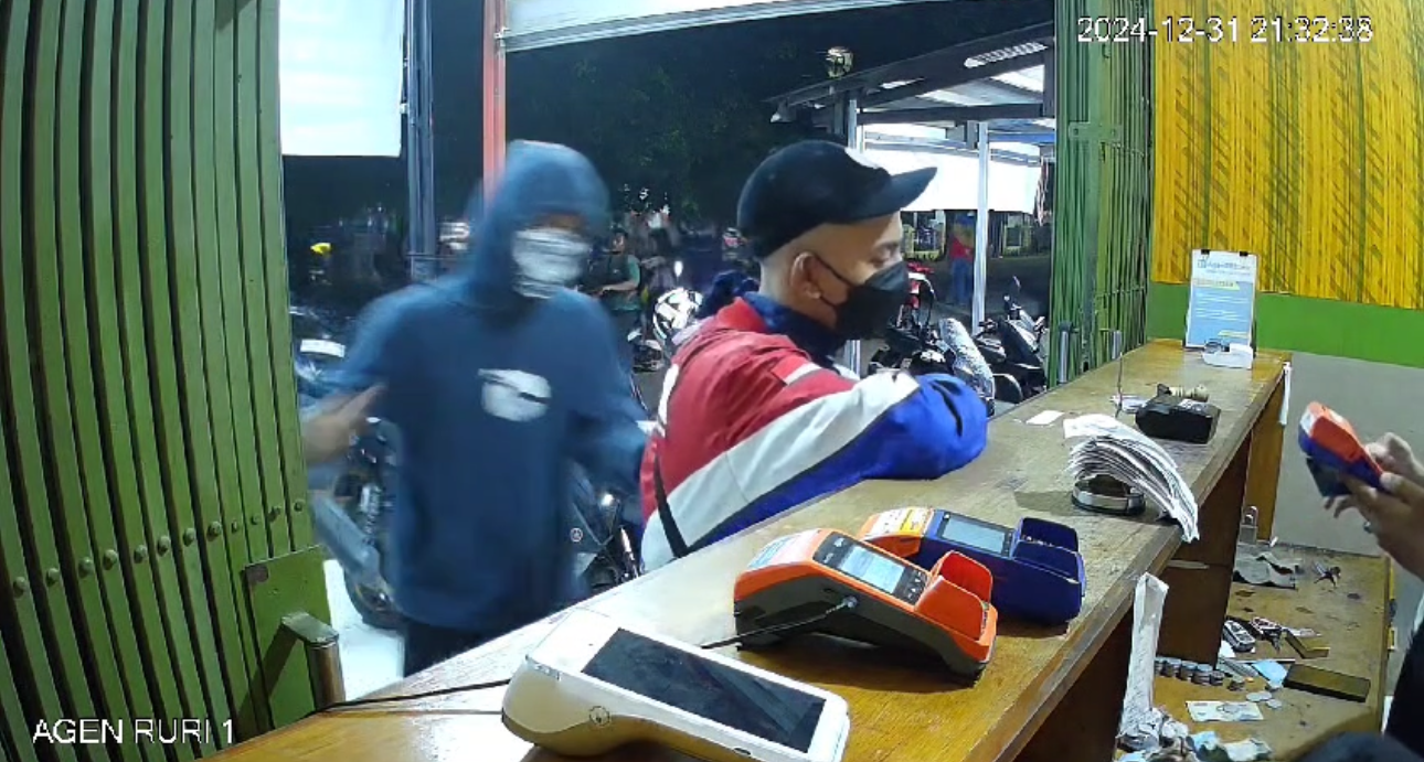 Viral Video Penusukan di Depan RSUD Waled Cirebon, Pelaku Belum Teridentifikasi