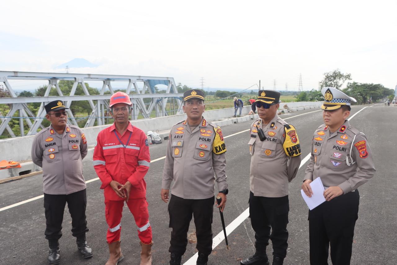 Cek Jalur Mudik Lebaran 2023, Jajaran Polresta Cirebon Soroti Soal Jalan Berlubang di Jalan Arteri