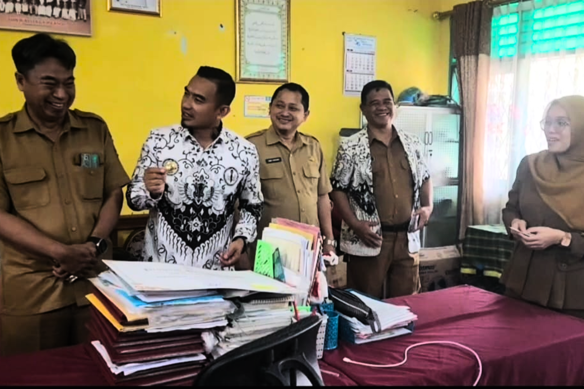 35 Guru Jadi Korban MBG di Cirebon, PGRI Soroti Beban Kerja dan Tanggung Jawab Pendidik
