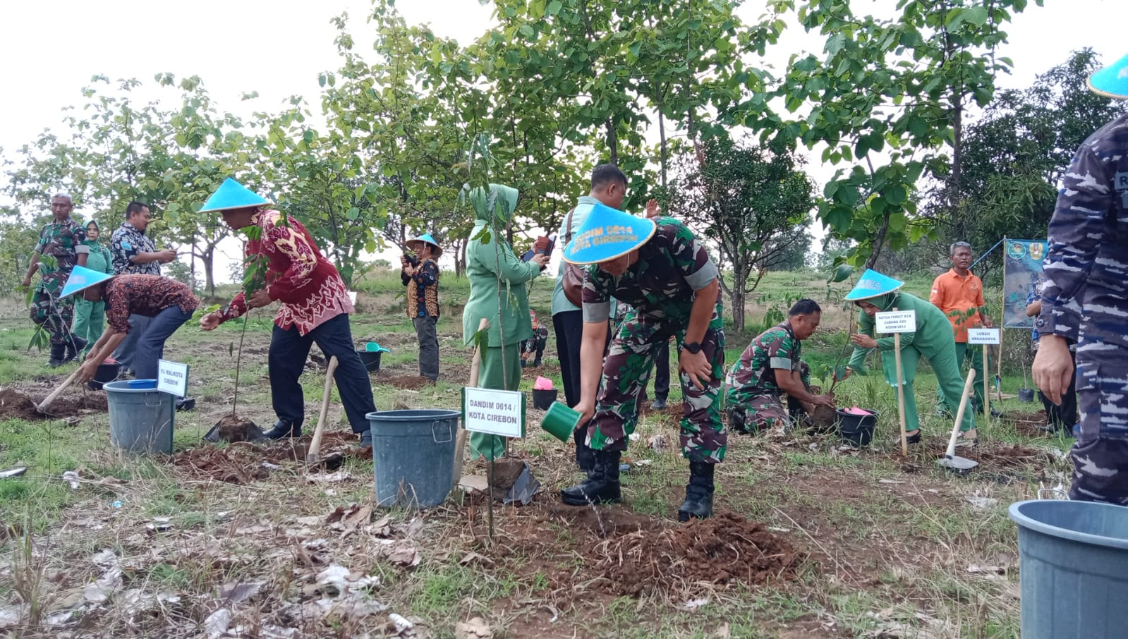 TNI AD Lakukan Penanaman Pohon Serentak, Wilayah Kota Cirebon, Cadas Ngampar yang Dipilih