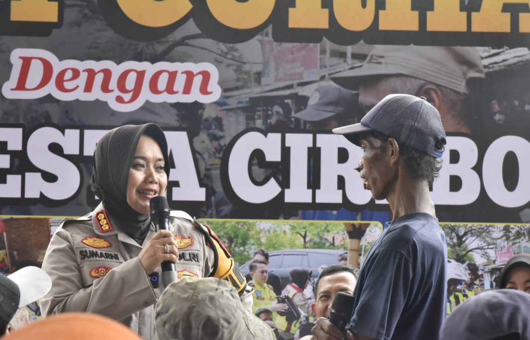 Gelar Jumat Curhat, Kapolresta Cirebon Rangkul Tukang Becak untuk Jaga Kamtibmas
