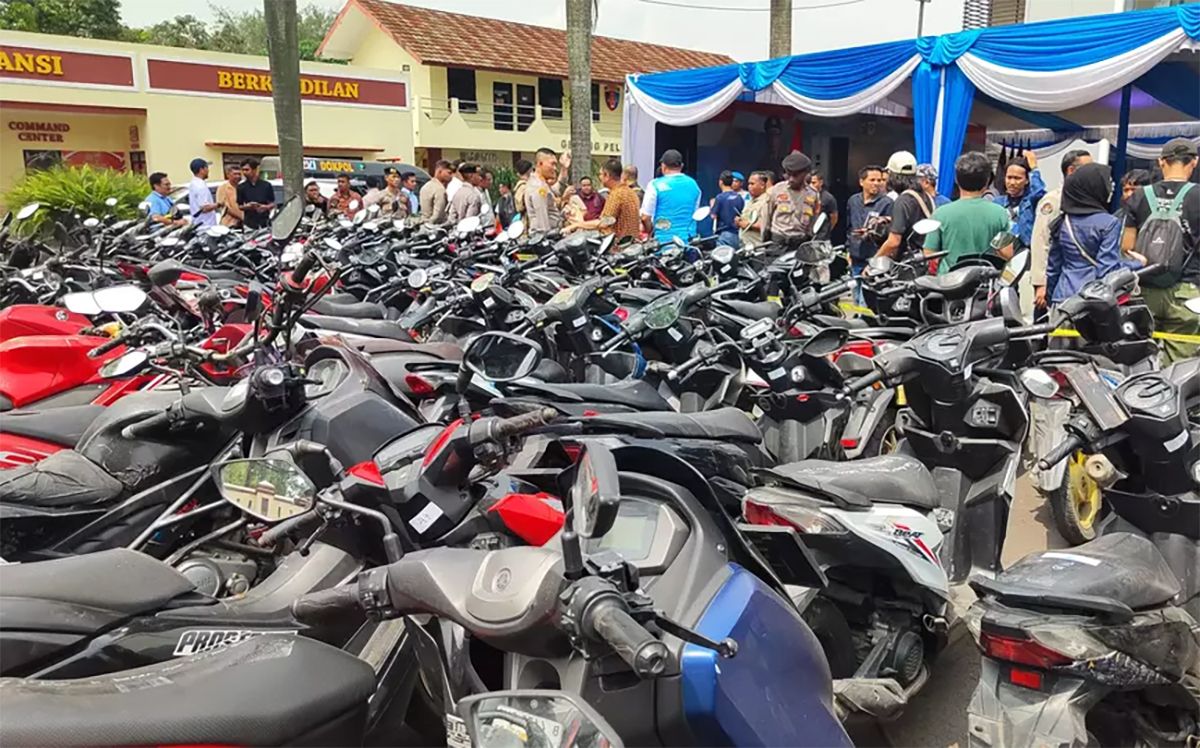 Ketika Markas Mata Elang Digerebek Polisi, 9 Orang Ditangkap, 120 Motor Disita