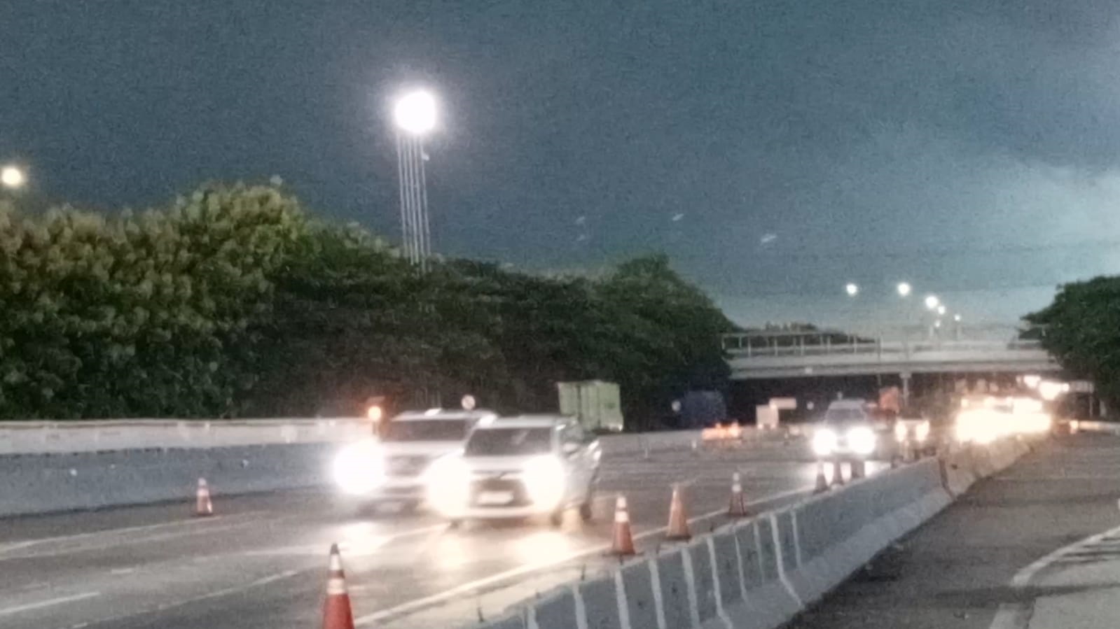 Jelang Libur Nataru, Tol Cipali Mulai Mengalami Peningkatan Jumlah Kendaraan 