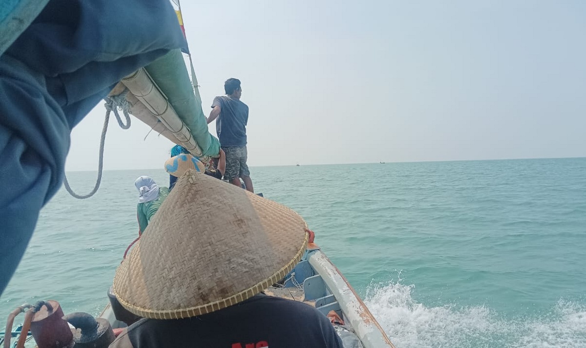 Pencarian Jasad Taryadi Nelayan Cirebon yang Diduga Tenggelam di Laut